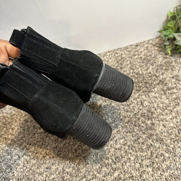 Blondo waterproof Chelsea Ankle Boots Block Heel Size 9.5 M Side Zip Black Suede - Picture 6 of 7